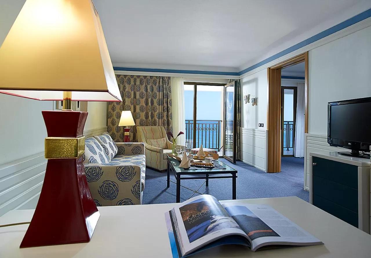 Helea Lifestyle Beach Resort Kallithéa Exterior foto Suite