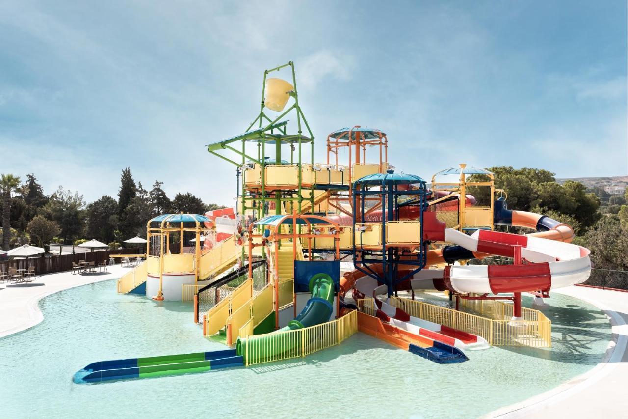 Helea Lifestyle Beach Resort Kallithéa Exterior foto The water park
