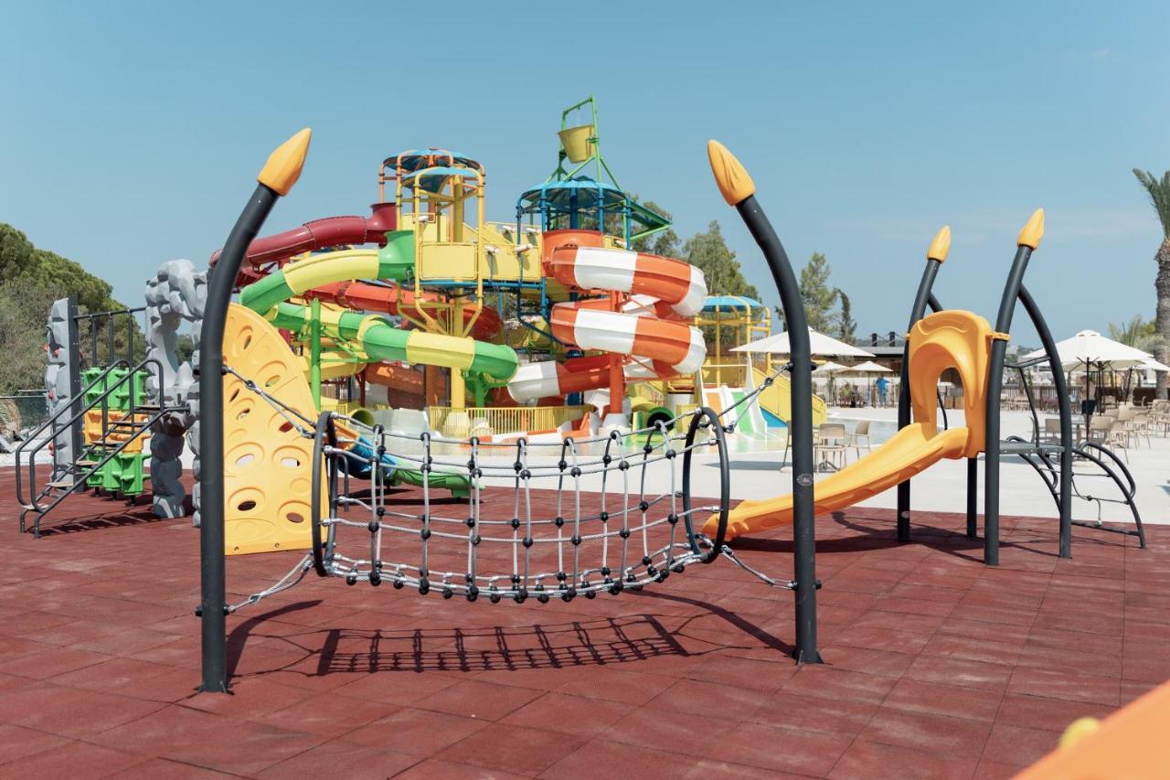 Helea Lifestyle Beach Resort Kallithéa Exterior foto Playground in the park